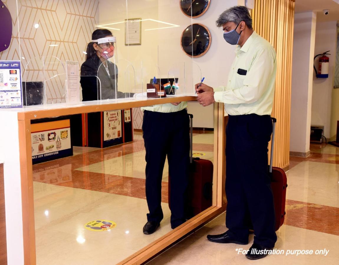 Spot On 76940 Sri Annapoorneshwari Residency Boarding & Lodging Hotel Хасан Екстериор снимка