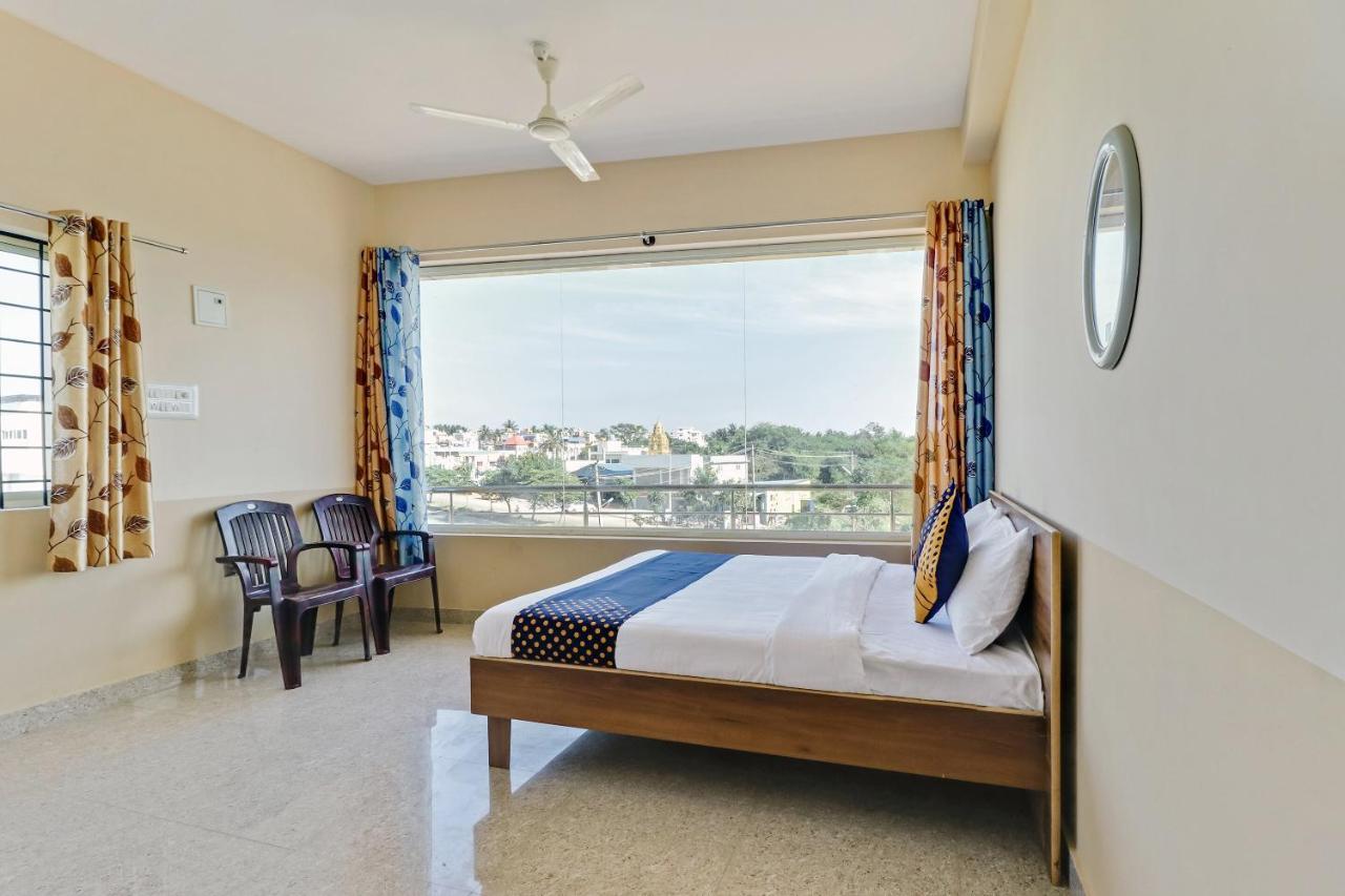 Spot On 76940 Sri Annapoorneshwari Residency Boarding & Lodging Hotel Хасан Екстериор снимка