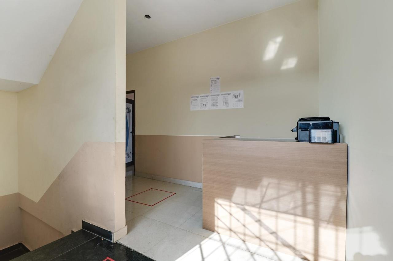 Spot On 76940 Sri Annapoorneshwari Residency Boarding & Lodging Hotel Хасан Екстериор снимка